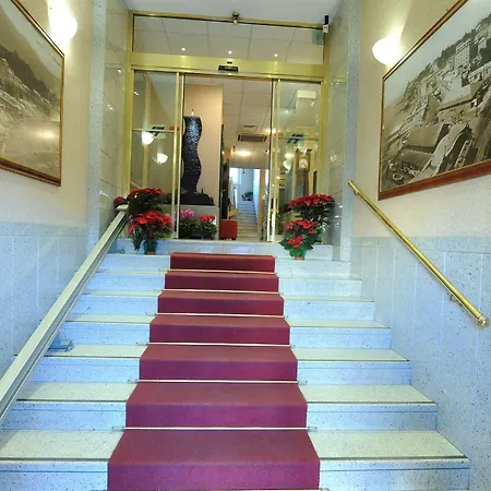 Готель Tirreno 3*